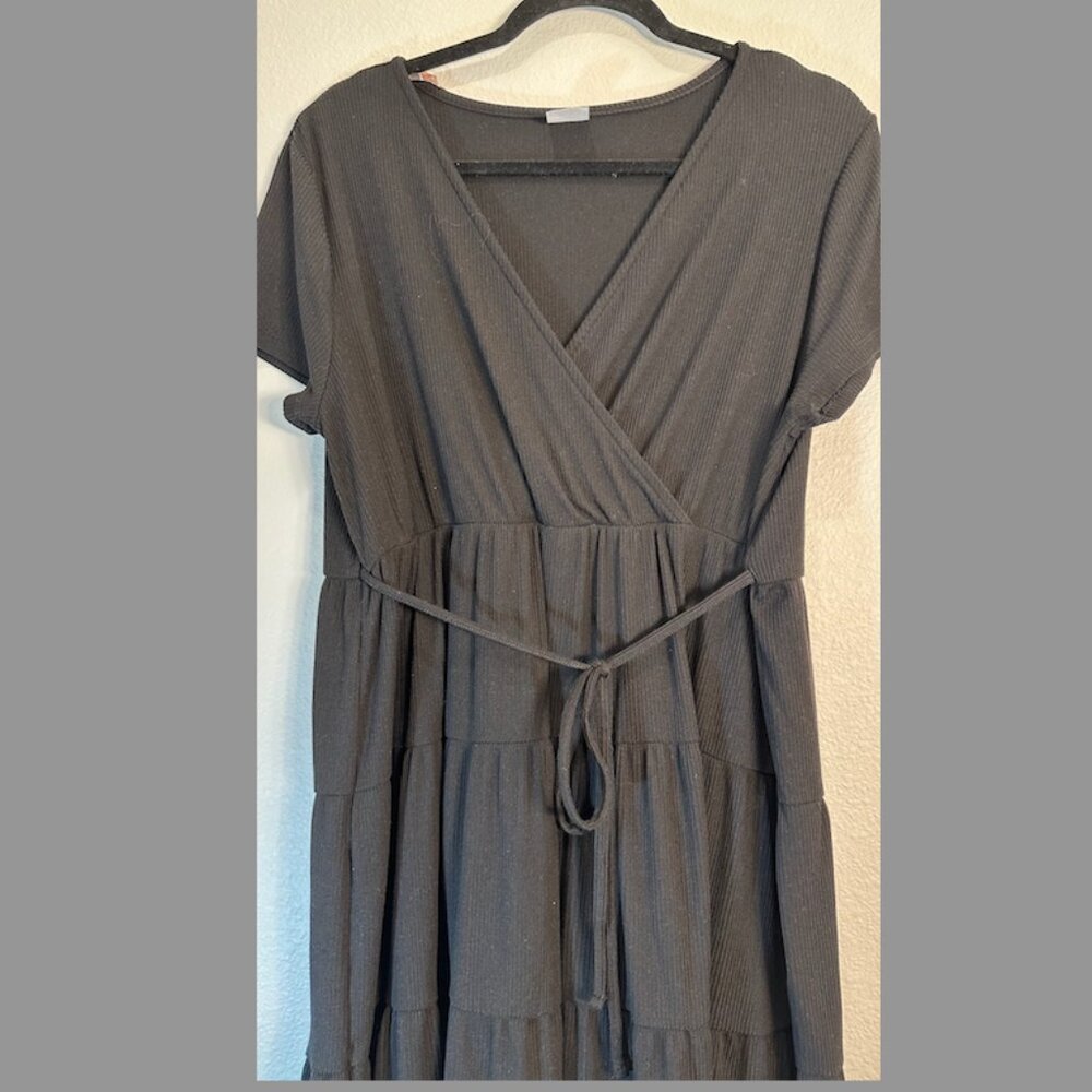 No Boundaries Black V-Neck Dress – XL